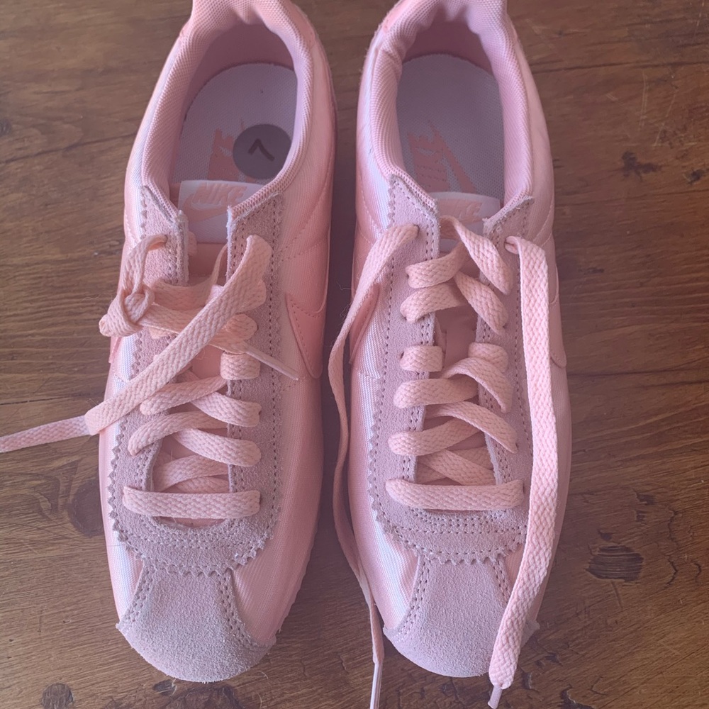 Pink Nike’s